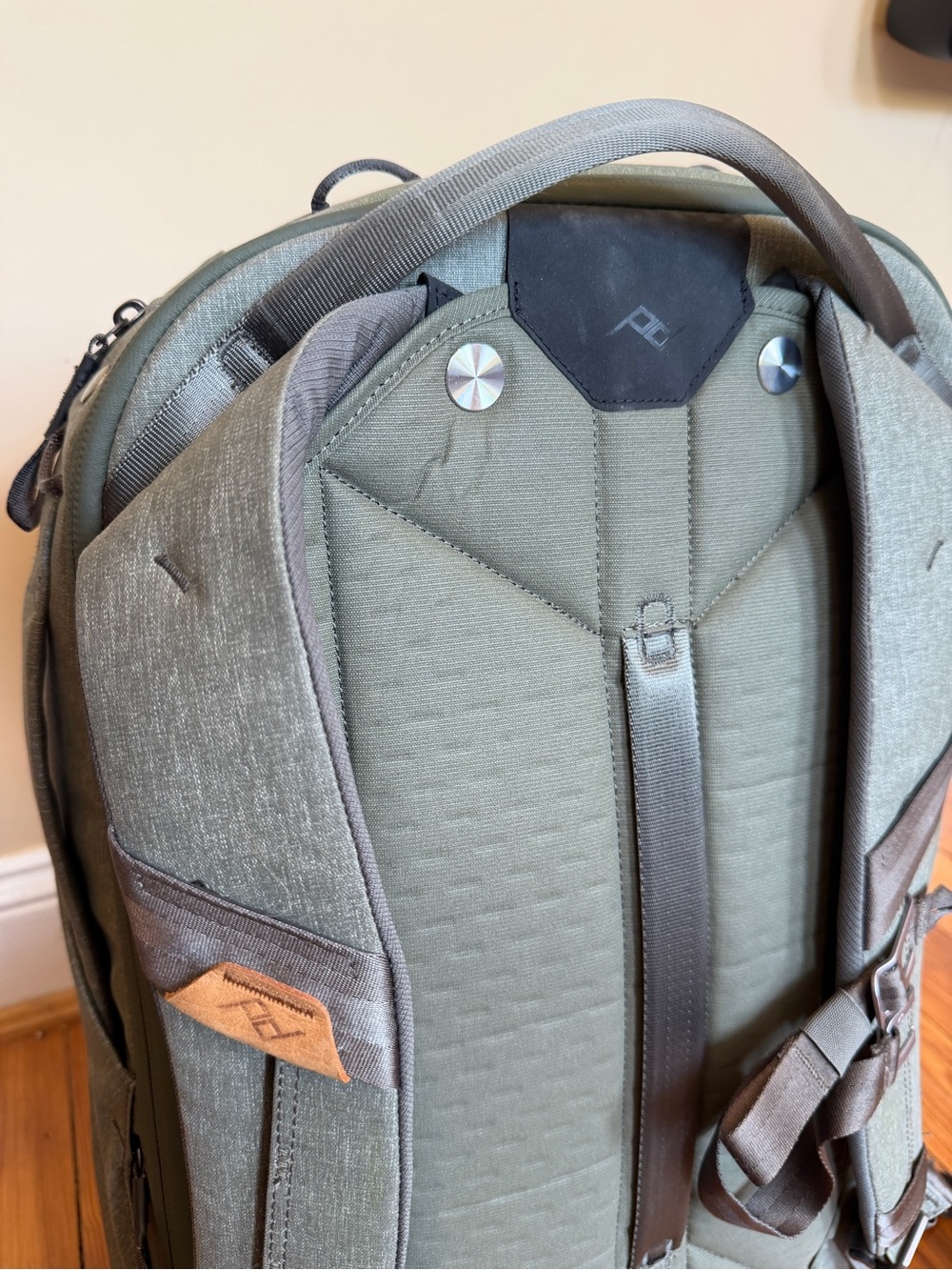 NWOT Peak Design 45L Travel Backpack in Sage Green - Picture 6 of 11